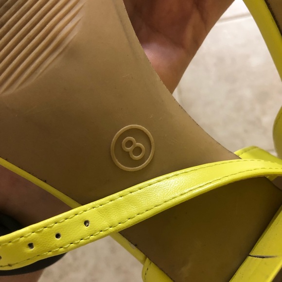 Neon yellow block heels - Picture 7 of 12